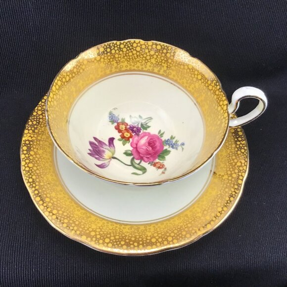 Vintage Aynsley Teacup and Saucer Yellow & Gold Bone China - Picture 2 of 11